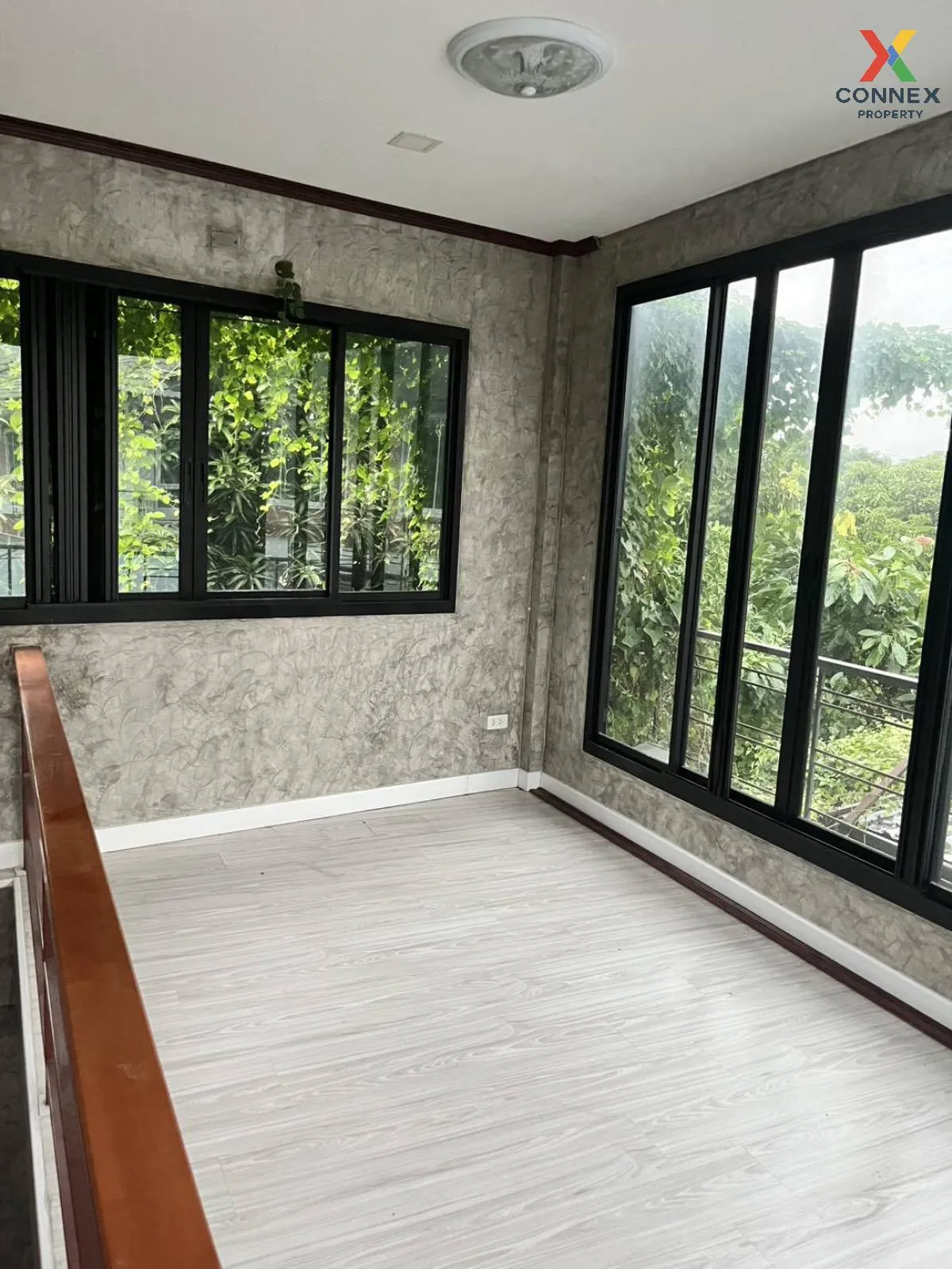 For Sale House , Dzio Ratchapruek-Rattanathibet  , corner unit , 