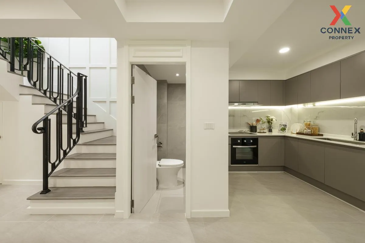 For Sale Townhouse/Townhome  , Khlong Tan Niwet Village , newly r