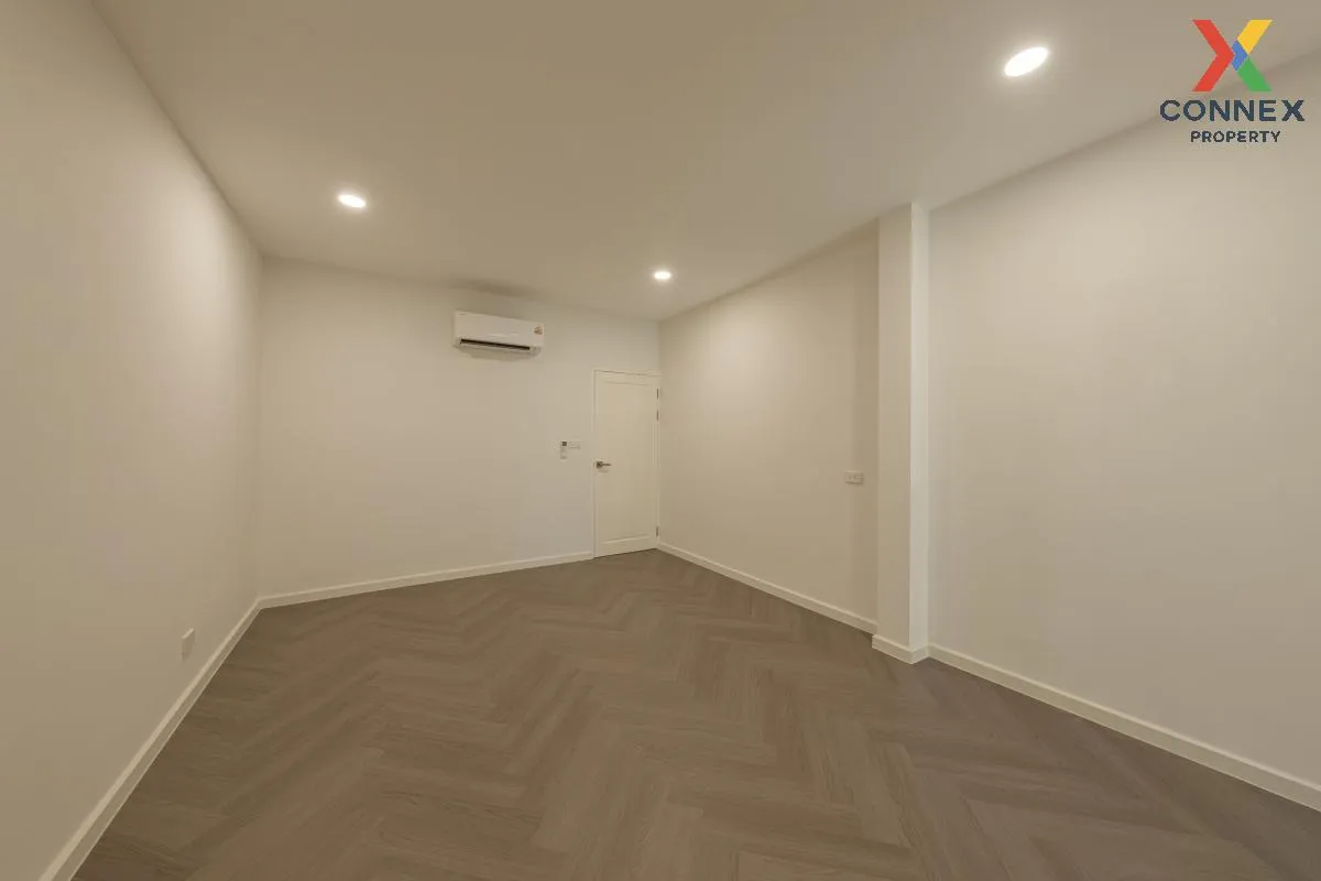 For Sale Townhouse/Townhome  , Khlong Tan Niwet Village , newly r