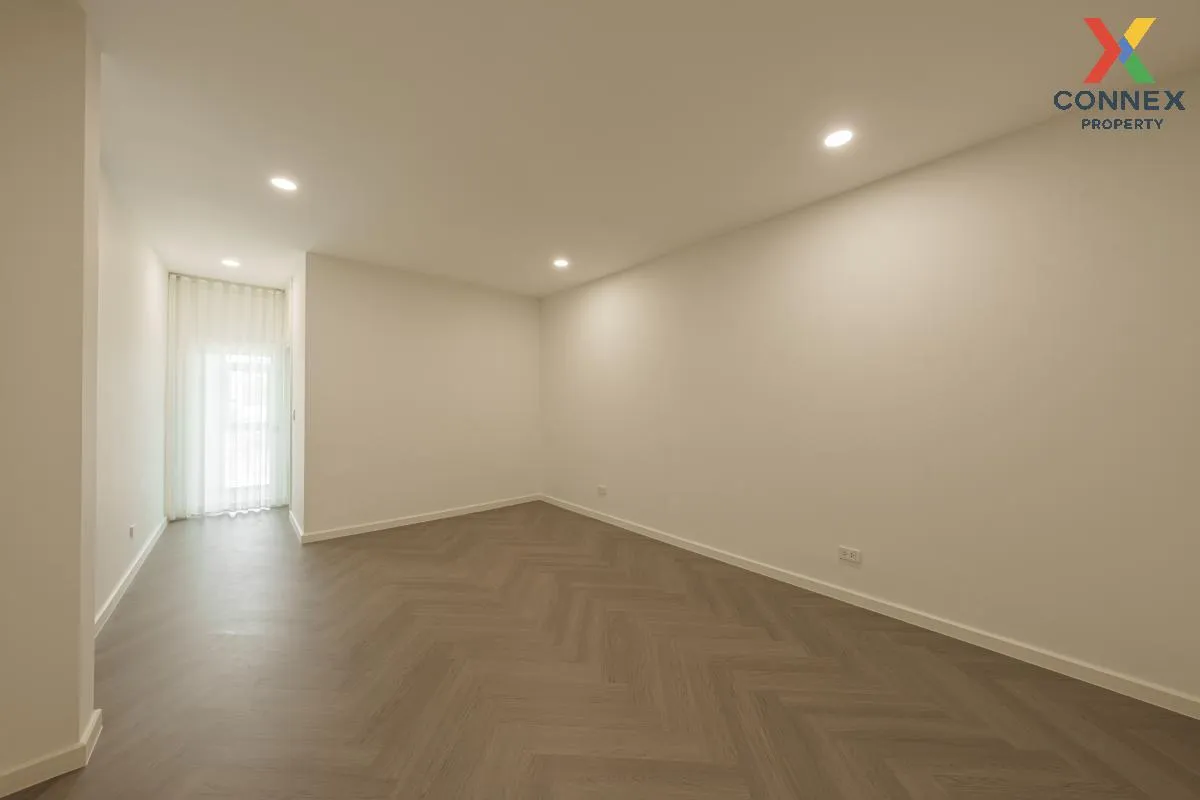 For Sale Townhouse/Townhome  , Khlong Tan Niwet Village , newly r