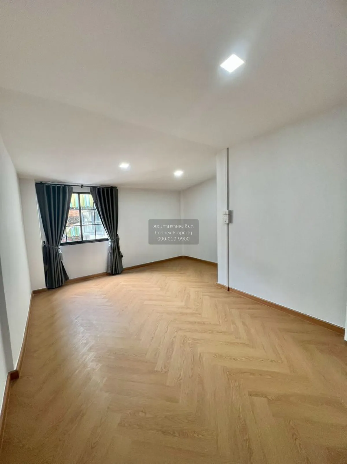 For Sale Townhouse/Townhome  , Preecha 11 , high floor , MRT-Sett