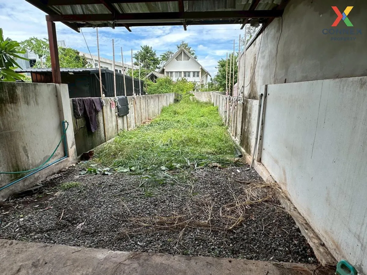 For Sale 2-storey commercial building in front of Siharat Dechoch