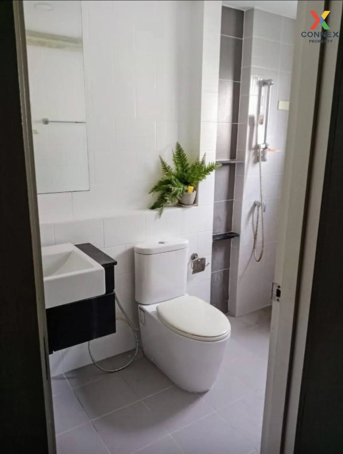 เช่าบ้าน  เดอะ เซนโทร รามอินทรา หน้ากว้าง คันนายาว เขต คันนายาว ก