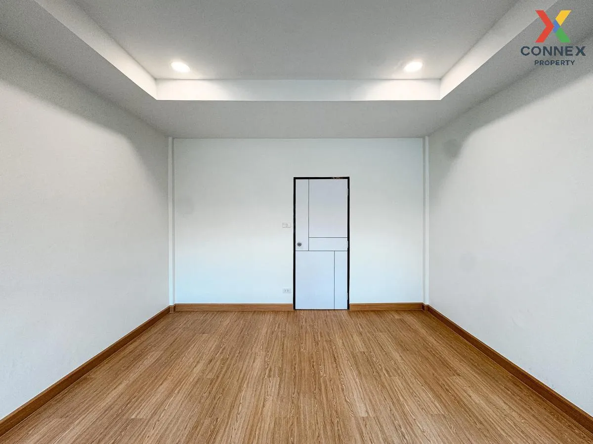 For Sale Townhouse/Townhome  , Baan 84 Mansion , MRT-Ladprao 71 ,