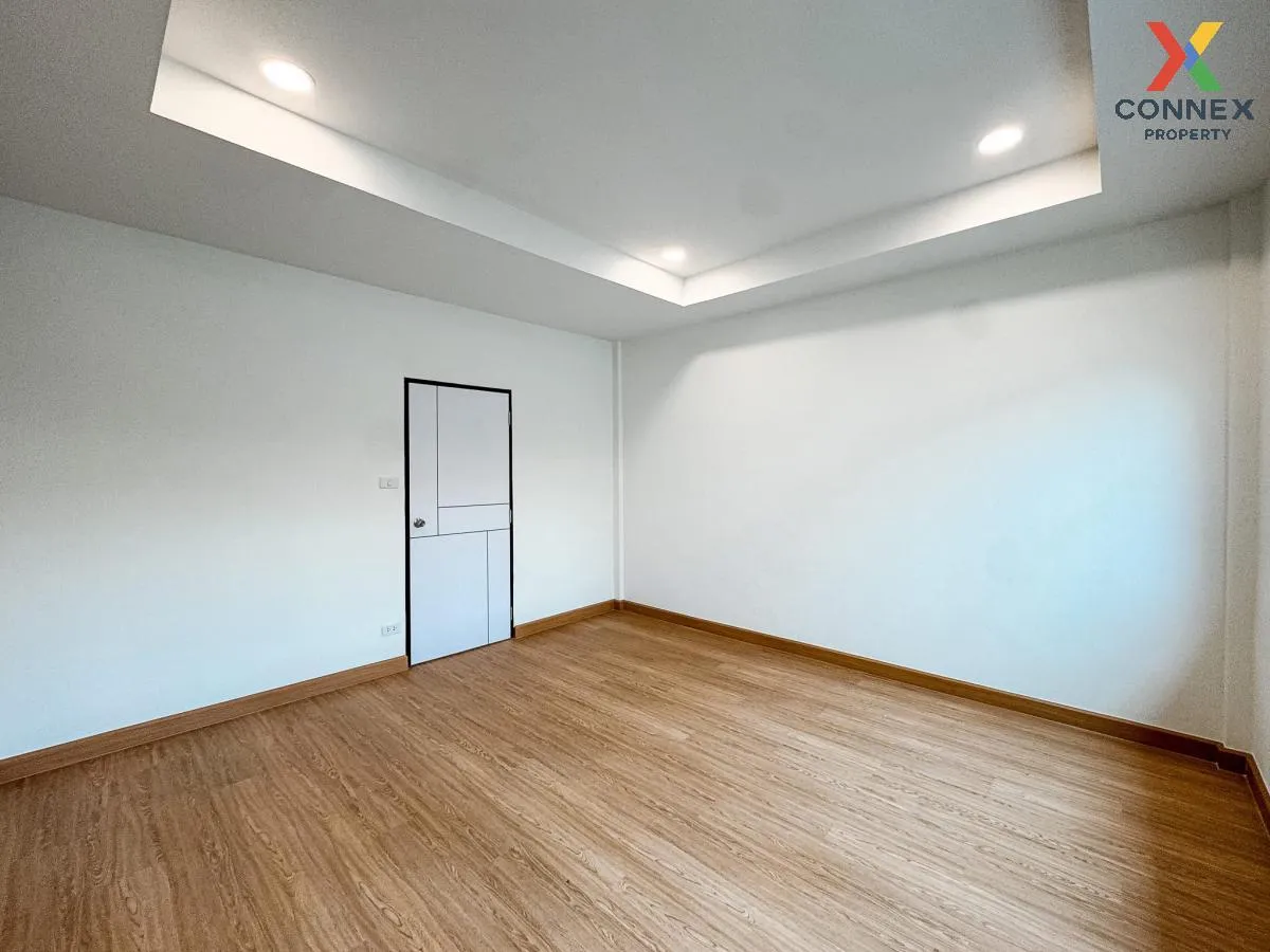 For Sale Townhouse/Townhome  , Baan 84 Mansion , MRT-Ladprao 71 ,