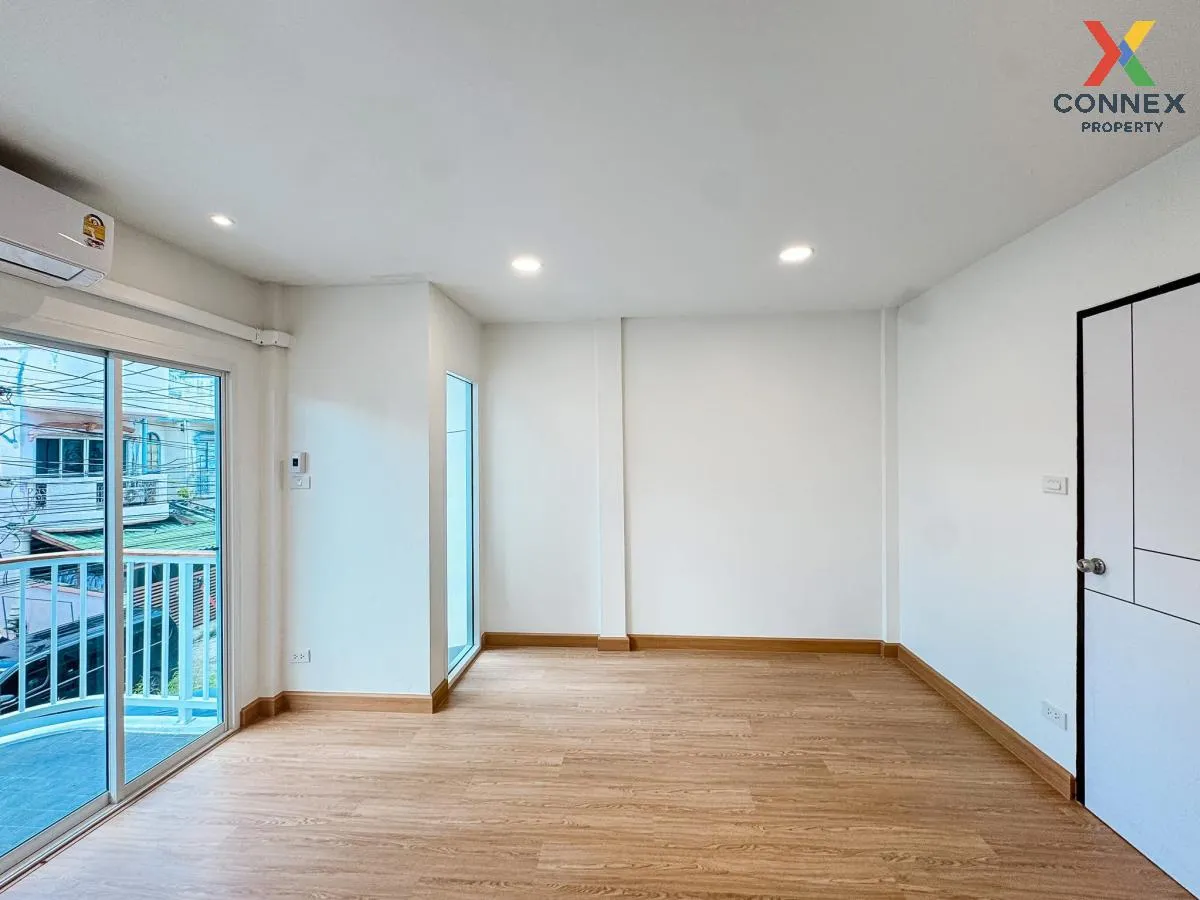 For Sale Townhouse/Townhome  , Baan 84 Mansion , MRT-Ladprao 71 ,