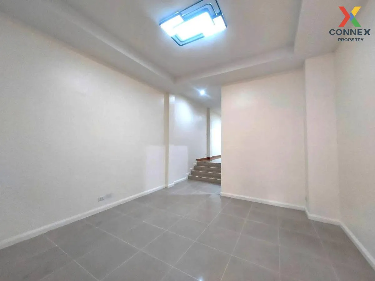 For Sale Townhouse/Townhome  , The Balcony Home , newly renovated 4