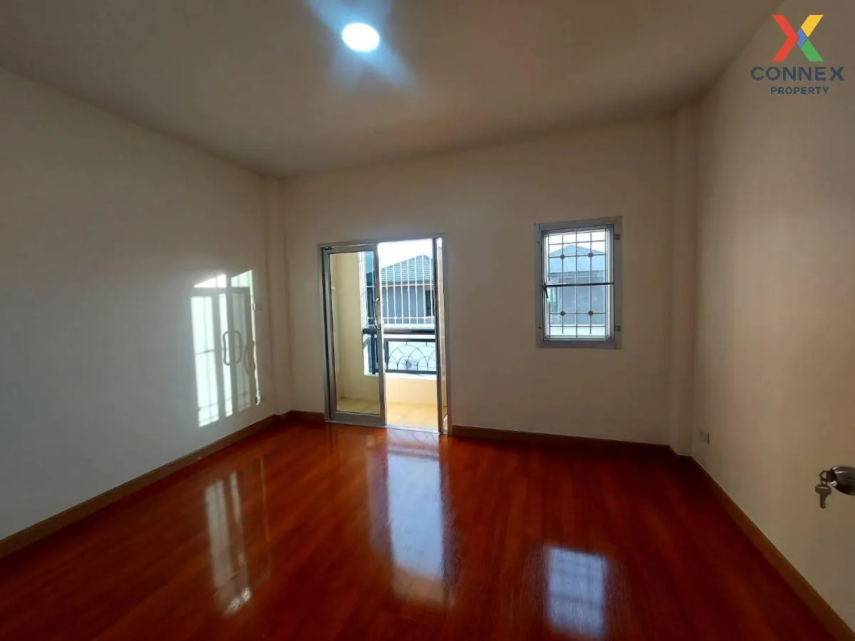 For Sale Townhouse/Townhome  , The Balcony Home , newly renovated