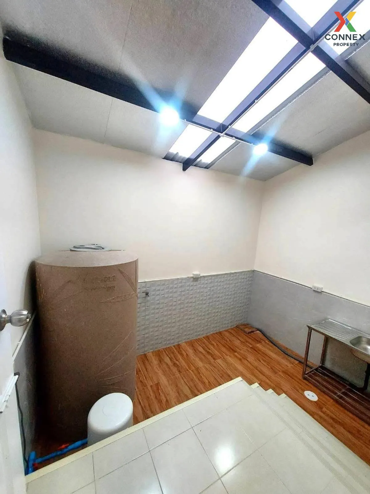 For Sale Townhouse/Townhome  , The Balcony Home , newly renovated