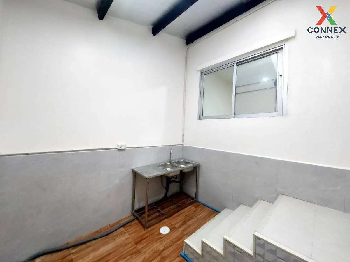 For Sale Townhouse/Townhome  , The Balcony Home , newly renovated