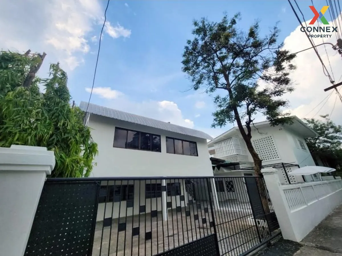 For Rent Single House Minimal @Near Ladprow​ Soi 9 , Duplex , wid 1