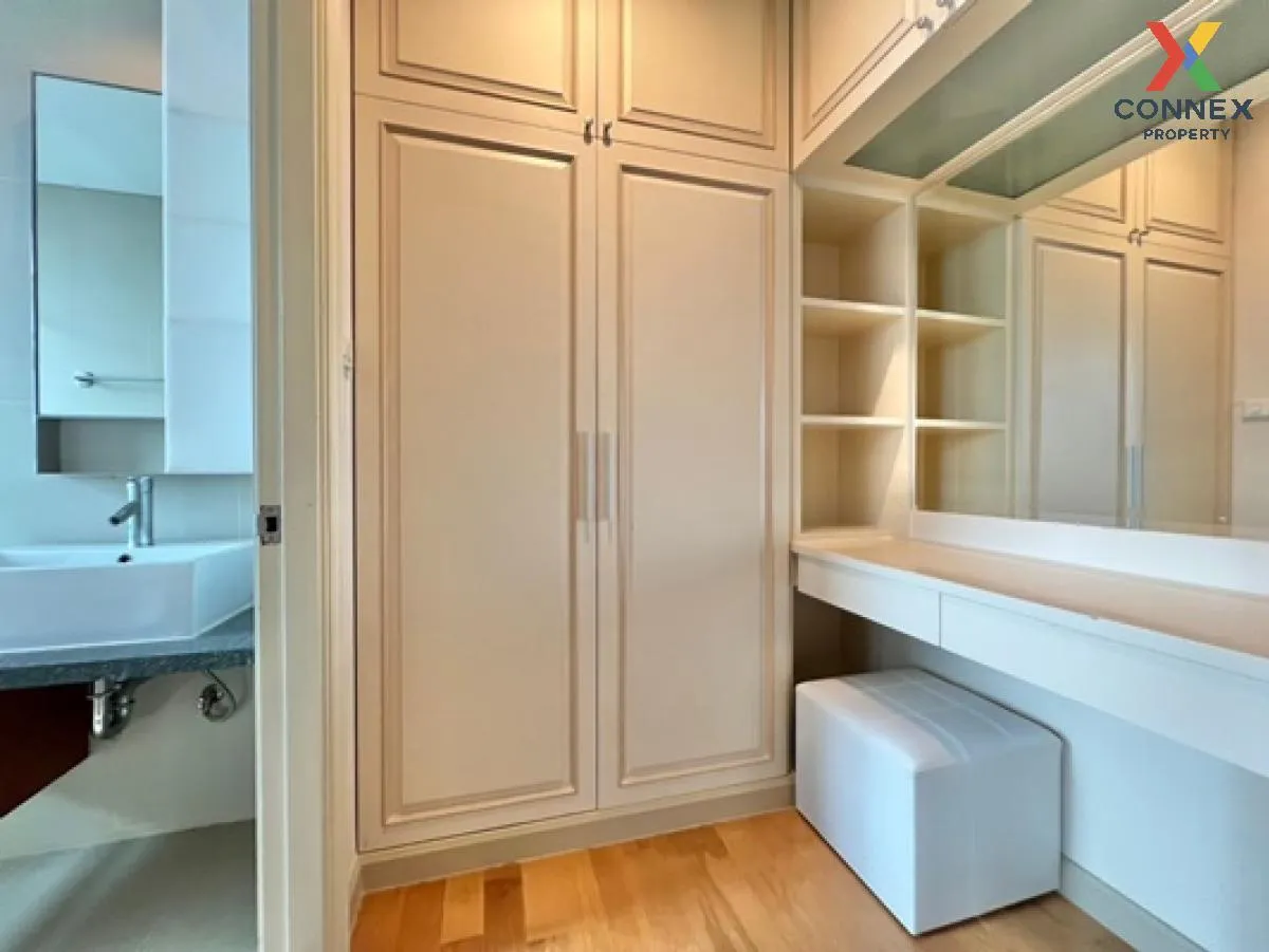 For Sale Condo , Villa Sathorn , nice view , corner unit , BTS-Kr