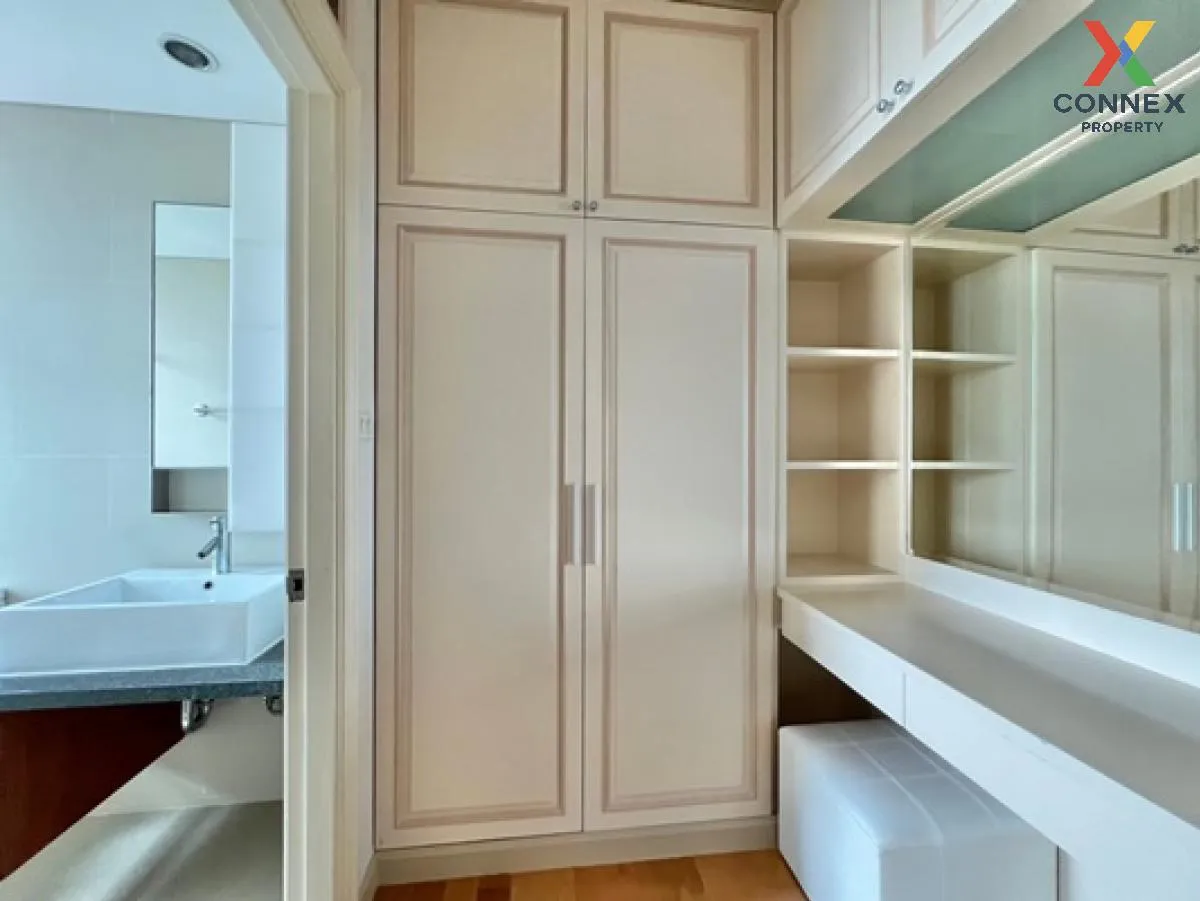 For Sale Condo , Villa Sathorn , nice view , corner unit , BTS-Kr