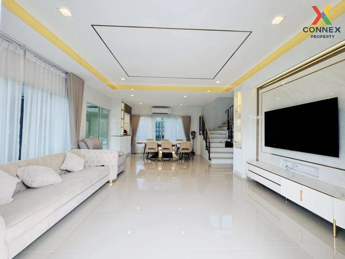 For Sale House , Laddarom Tiwanon , corner unit , wide frontage ,