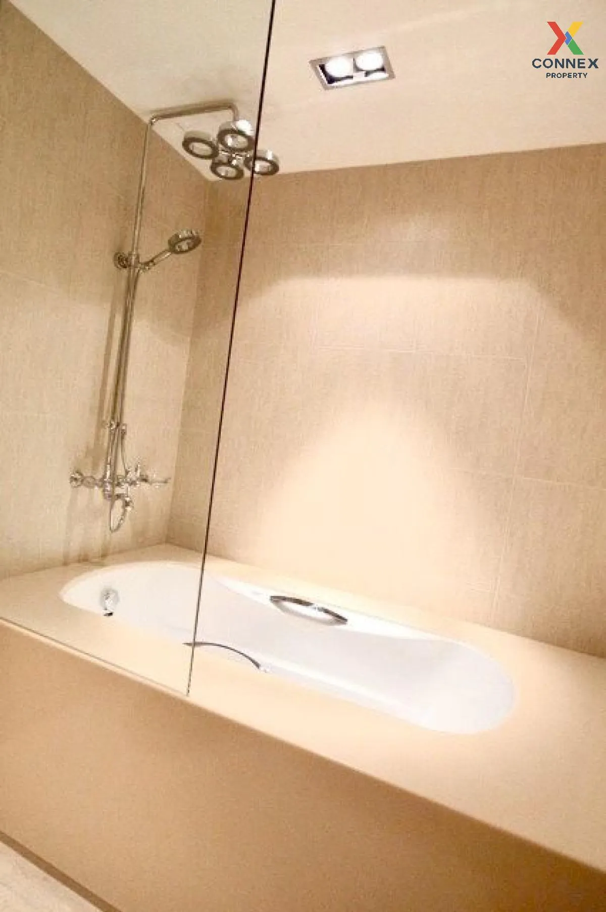 ขายคอนโด  เดอะ โคลเวอร์ ทองหล่อ BTS-ทองหล่อ คลองตันเหนือ เขต วัฒน