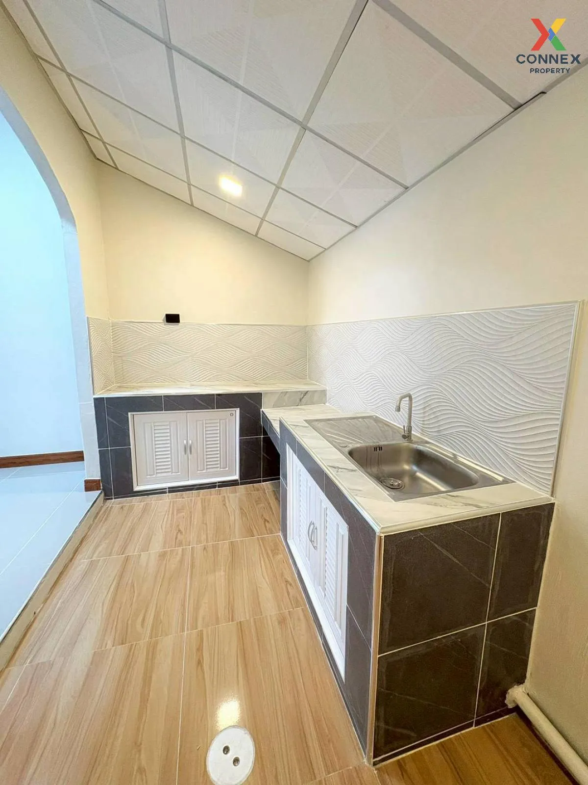 ขายทาวน์เฮ้าส์/ทาวน์โฮม  เอเชียโฮมทาวน์ รีโนเวทใหม่ ไทรน้อย ไทรน้