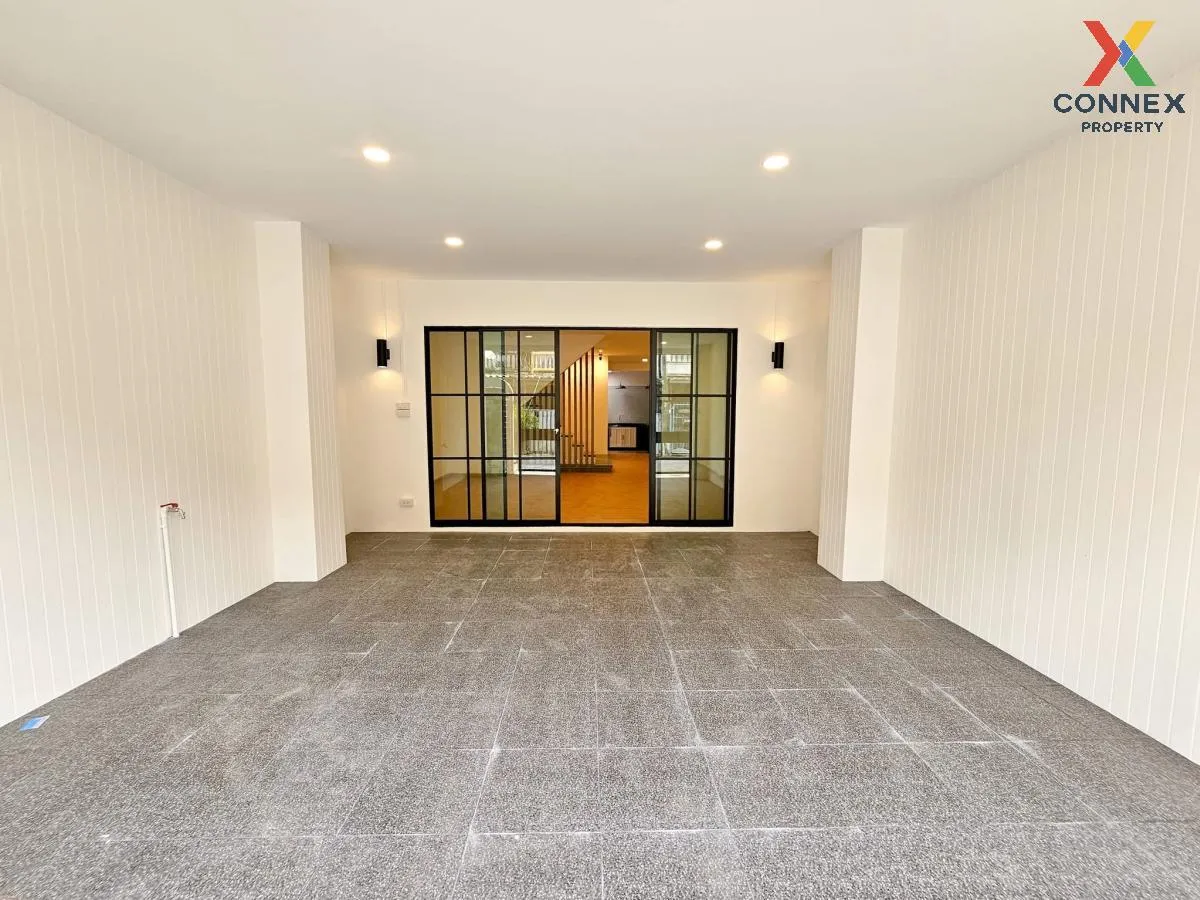 For Sale Townhouse/Townhome  , Yoocharoen Vibhavadi , newly renov 2