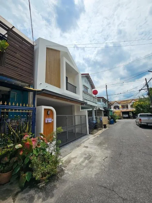 For Sale Townhouse/Townhome  , Yoocharoen Vibhavadi , newly renovated , Sanambin , Don Mueang , Bangkok , CX-137319