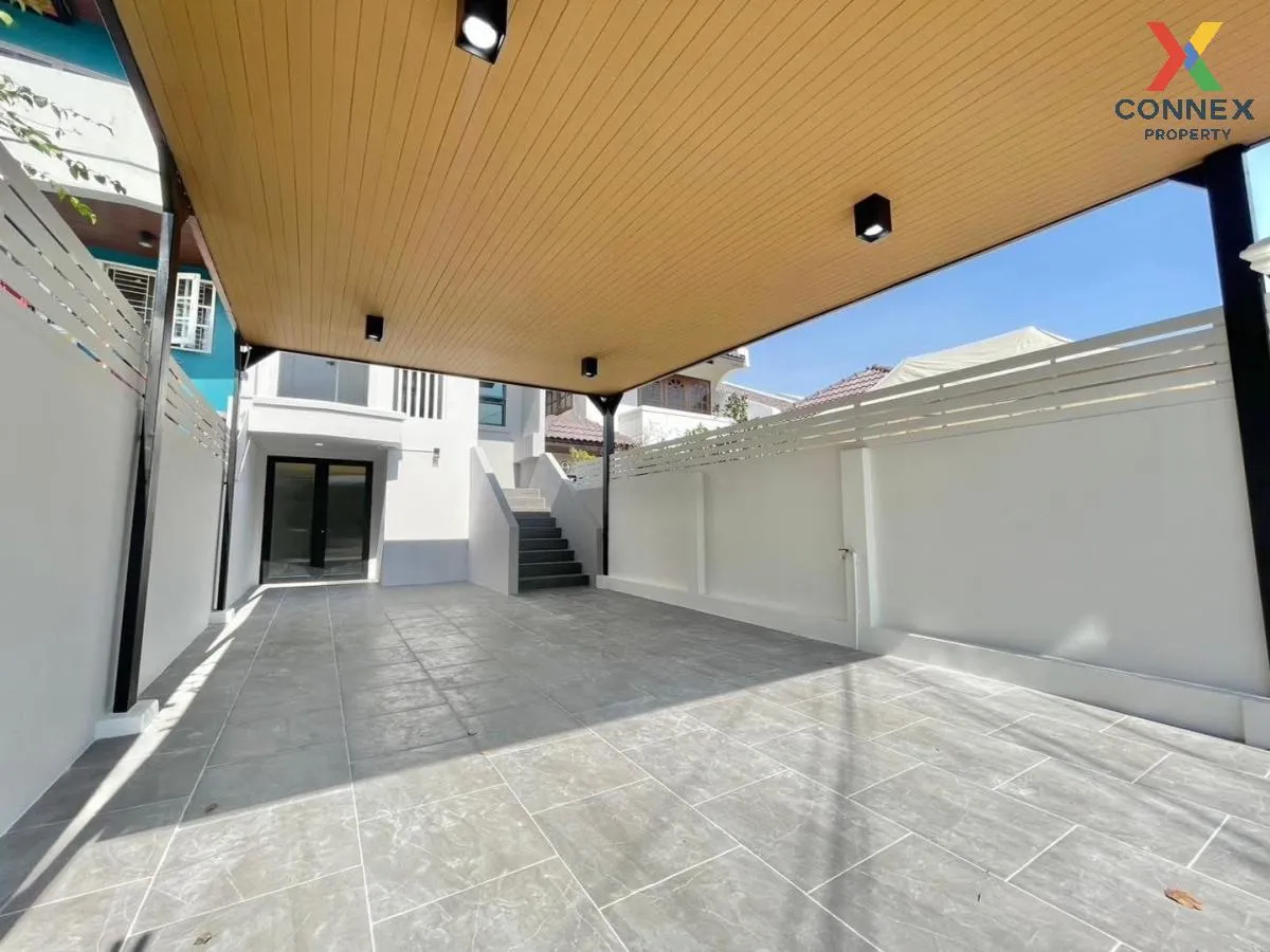 ขายทาวน์โฮม 3 ชั้น ซอยติวานนท์43 รีโนเวทใหม่ ท่าทราย เมืองนนทบุรี