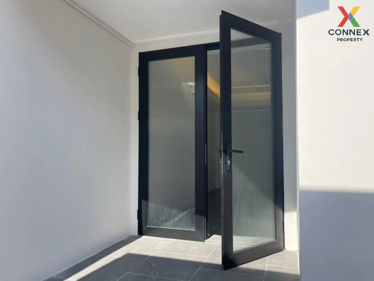 ขายทาวน์โฮม 3 ชั้น ซอยติวานนท์43 รีโนเวทใหม่ ท่าทราย เมืองนนทบุรี