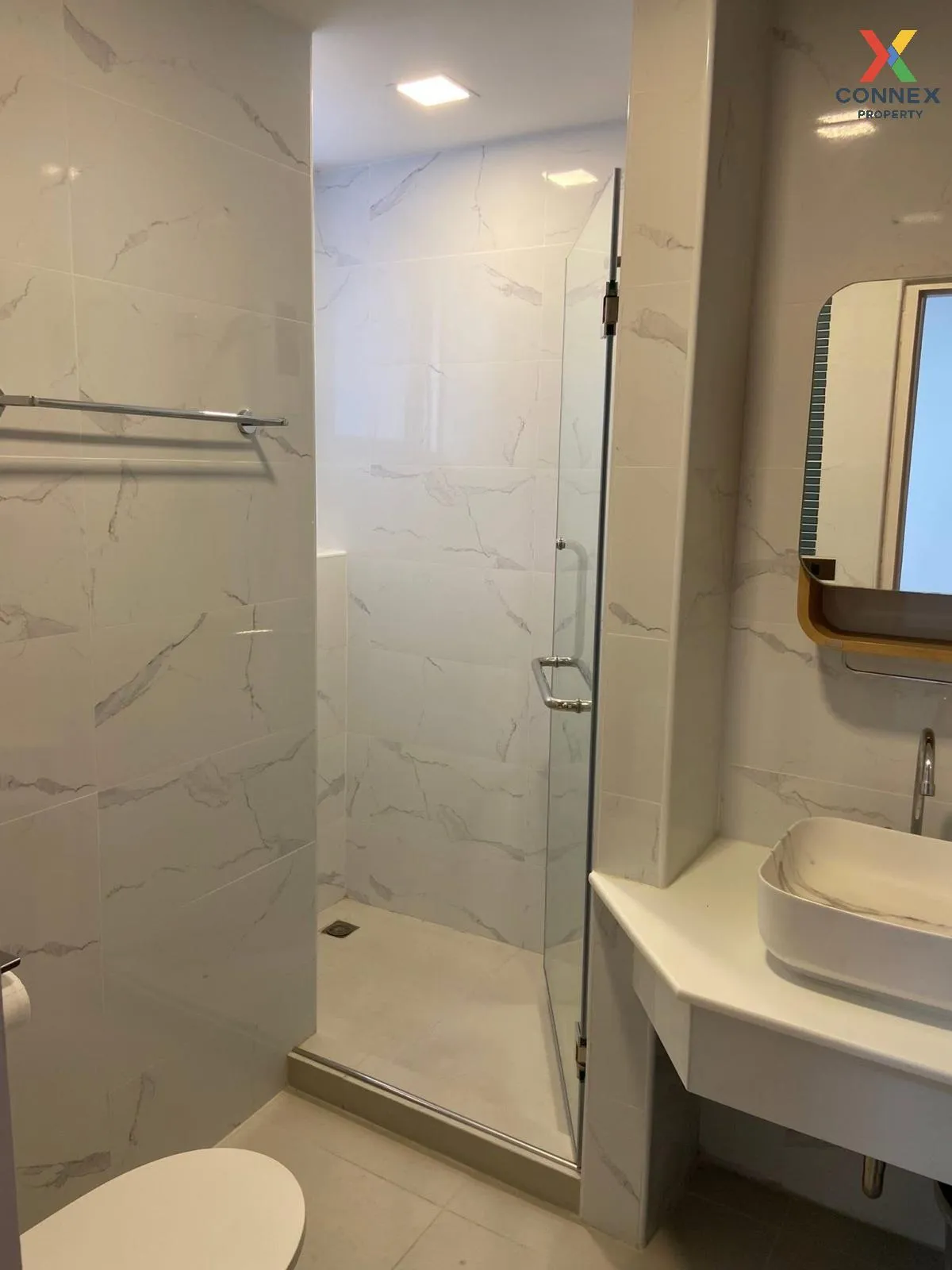 เช่าคอนโด  ปทุมวัน รีสอร์ท ห้องมุม หน้ากว้าง รีโนเวทใหม่ BTS-พญาไ