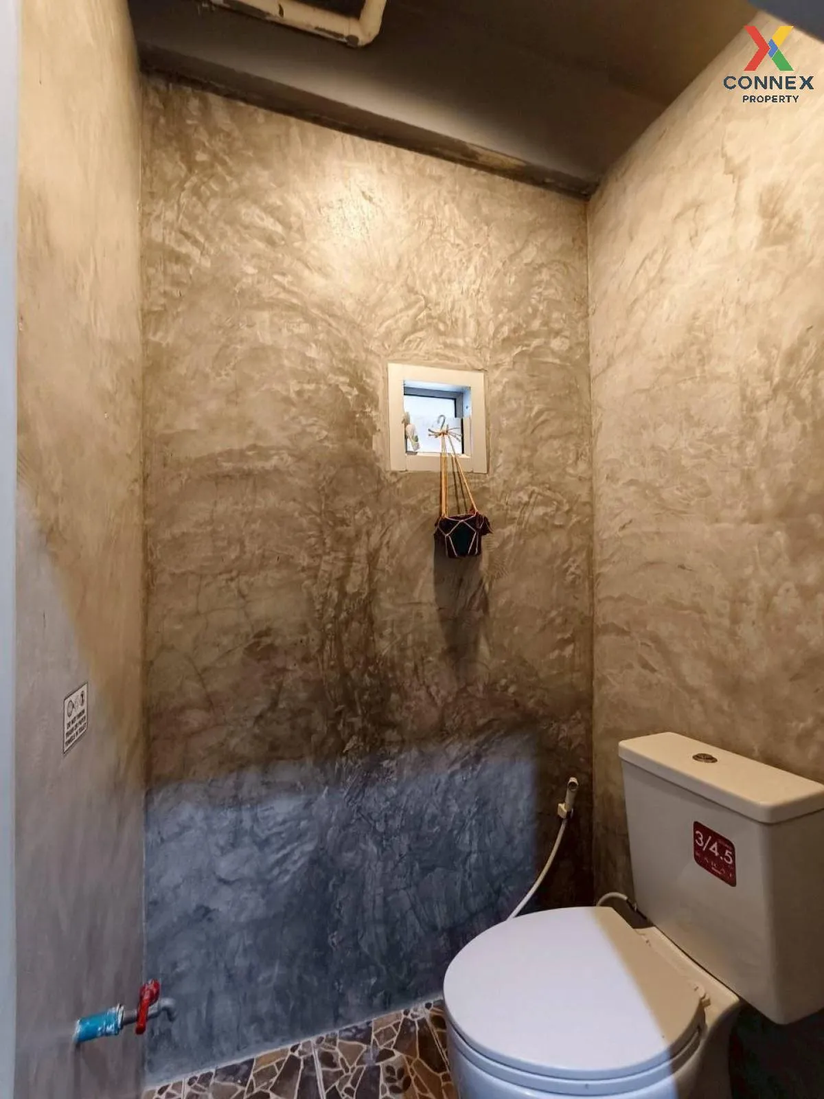 เช่าทาวเฮาส์ 4 ชั้น พื้นที่ใช้สอย 300 ตร.ม. สีลม บางรัก กรุงเทพมห