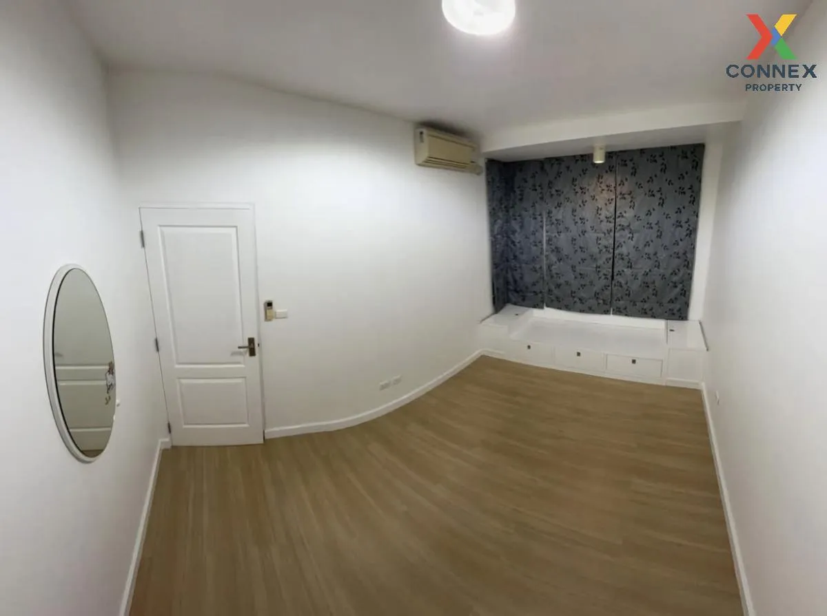 ขายทาวน์โฮม 3 ชั้น คันนายาว เขต คันนายาว กรุงเทพ CX-137493