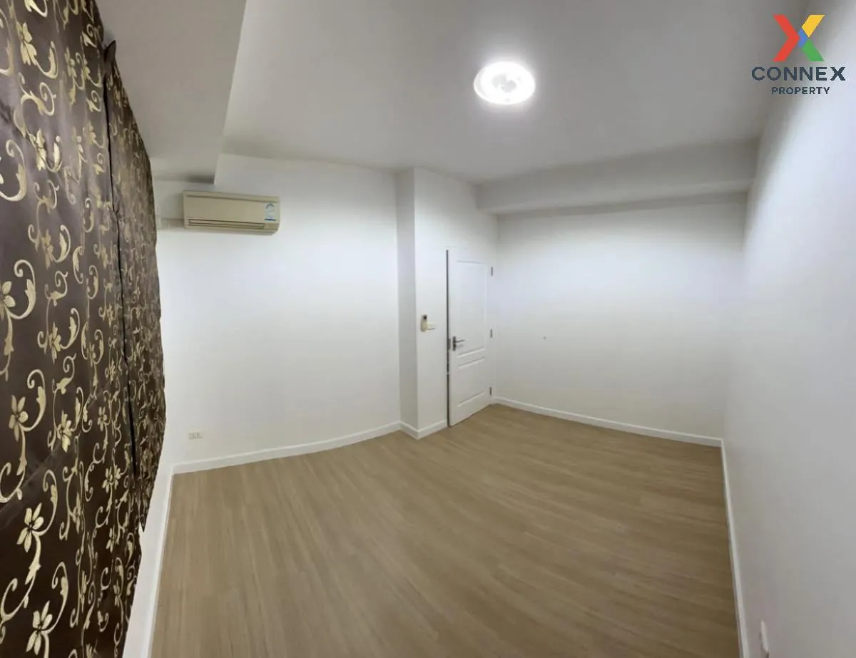 ขายทาวน์โฮม 3 ชั้น คันนายาว เขต คันนายาว กรุงเทพ CX-137493