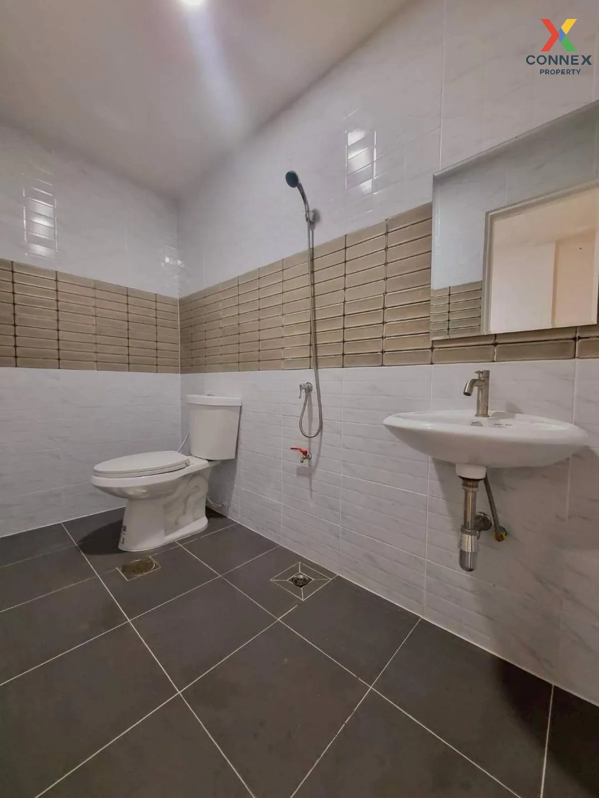 ขายทาวน์เฮ้าส์/ทาวน์โฮม  ดิเอมเมอรัลด์ พาร์ค 3 รีโนเวทใหม่ บางพลั