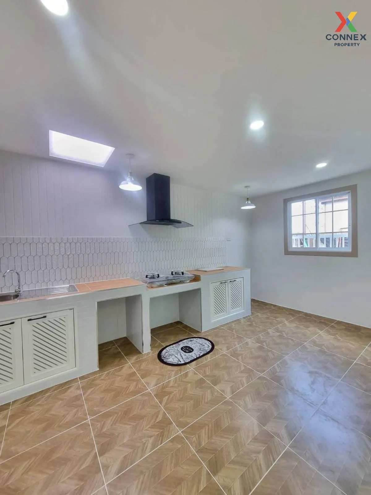 For Sale Townhouse/Townhome  , Baan Piyawararom 1 , newly renovat