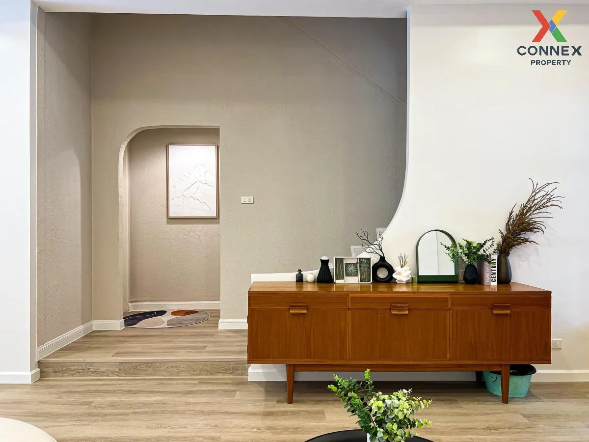 For Rent 4-storey townhouse, Soi Pridi Banomyong 37 , Khlong Tan  4