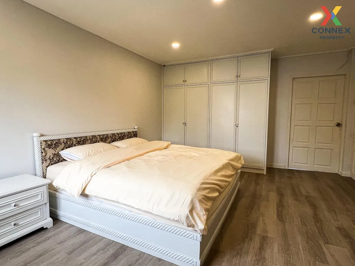 For Rent 4-storey townhouse, Soi Pridi Banomyong 37 , Khlong Tan 