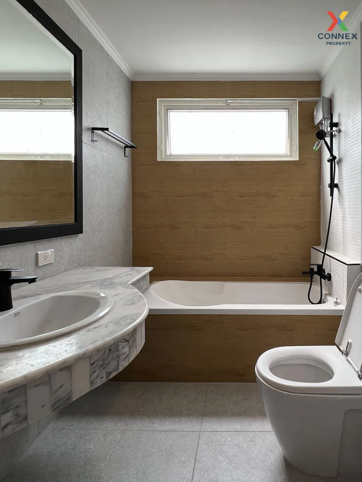 For Rent 4-storey townhouse, Soi Pridi Banomyong 37 , Khlong Tan 