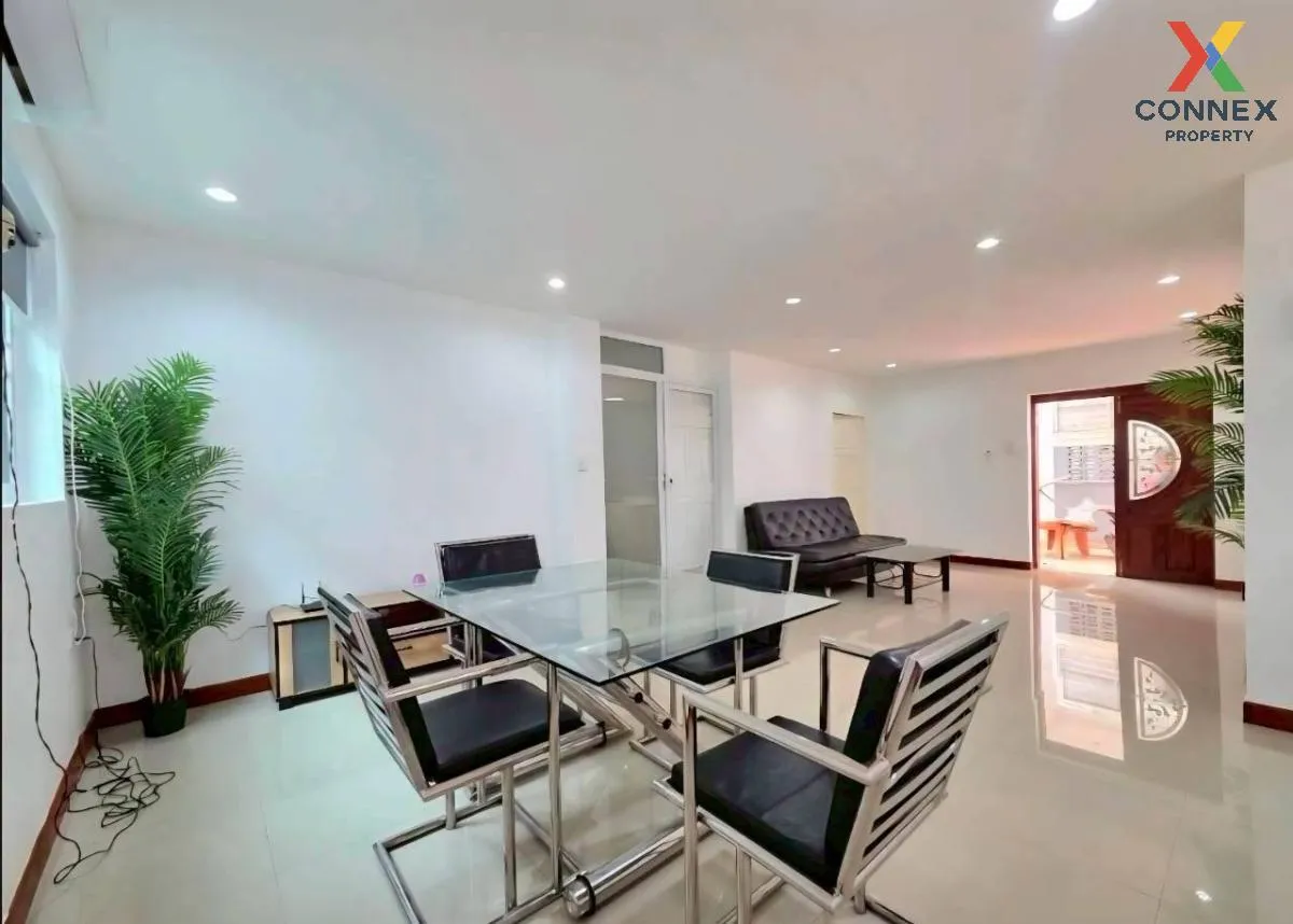 For Rent 2-storey detached house, Soi Sukhumvit Pattaya 36/1 , Mu 4