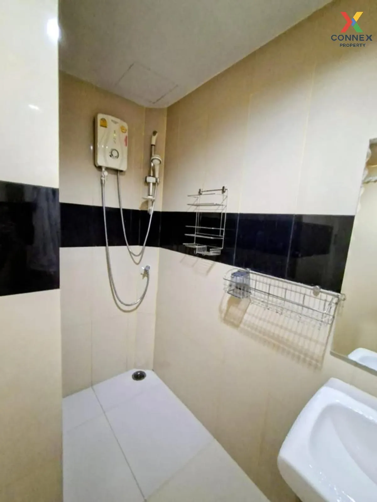 For Sale Condo , Iris Avenue Onnut - Wongwaen , ARL-Lat Krabang ,