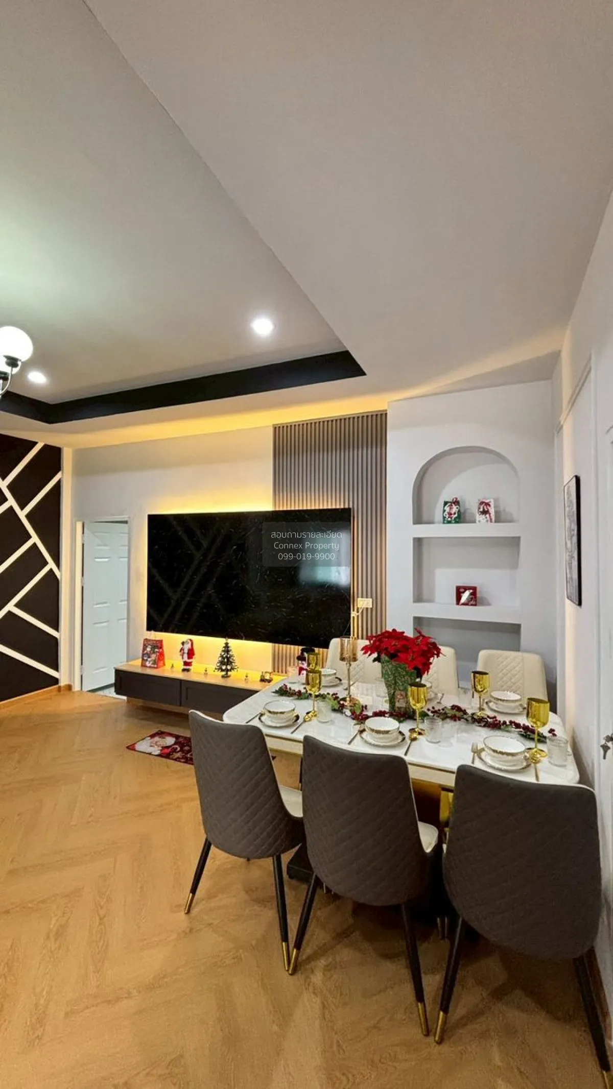 For Sale Townhouse/Townhome  , V - Alive Lumlukka-Klong 8 , corne