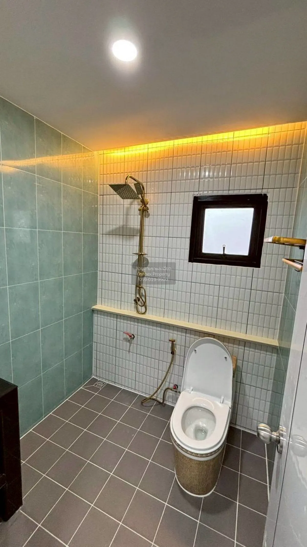 ขายทาวน์เฮ้าส์/ทาวน์โฮม  วี - อไลฟ์ ลำลูกกา คลอง 8 ห้องมุม รีโนเว