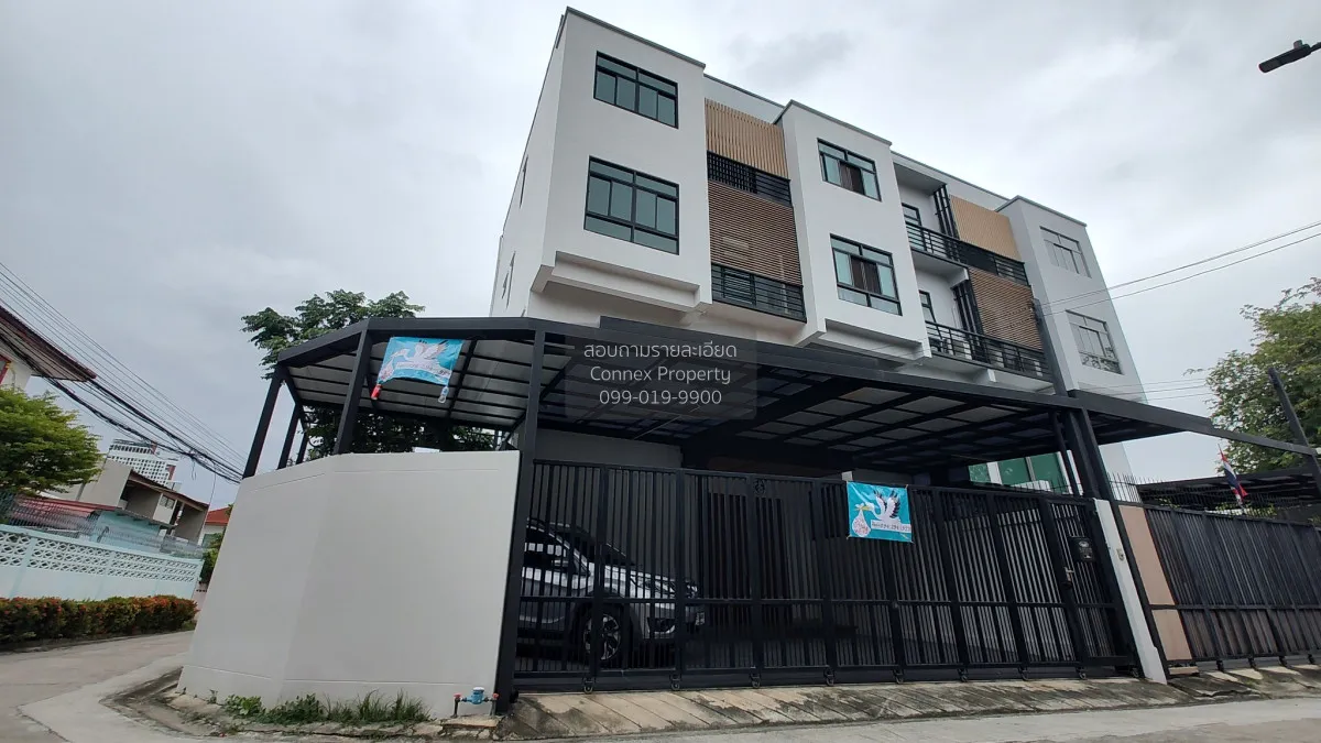ขายบ้าน Luxury Town Home ขนาดใหญ่ ใกล้แยกรัชดาลาดพร้าว  จอมพล  เข 1