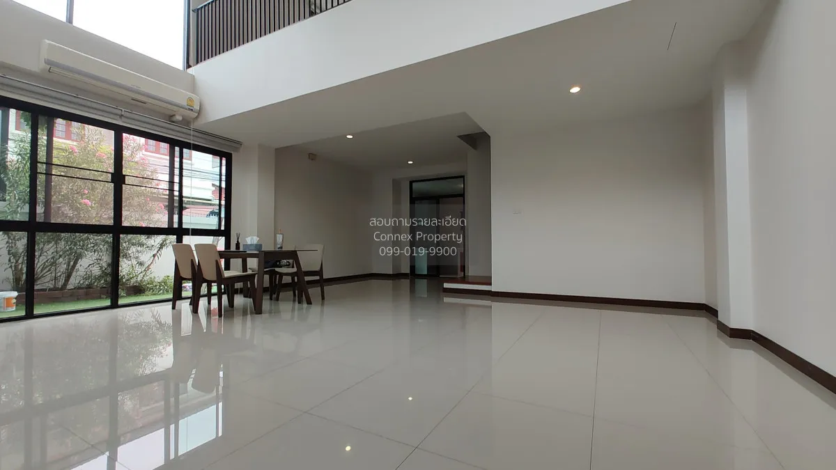 ขายบ้าน Luxury Town Home ขนาดใหญ่ ใกล้แยกรัชดาลาดพร้าว  จอมพล  เข 3