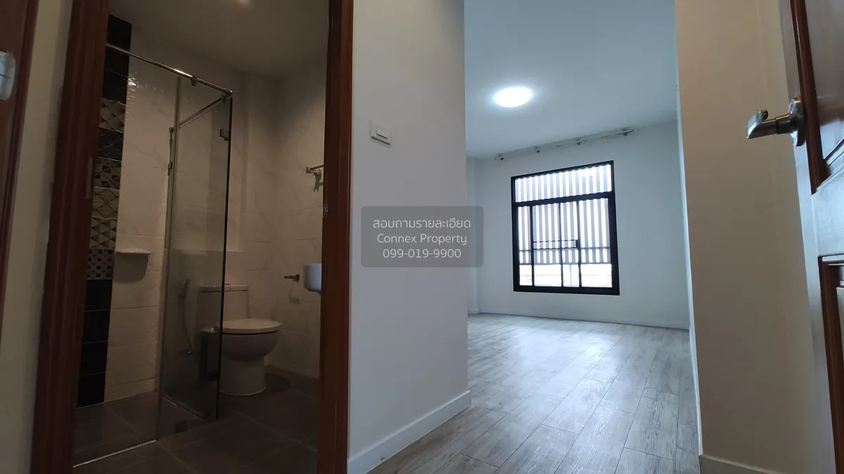 ขายบ้าน Luxury Town Home ขนาดใหญ่ ใกล้แยกรัชดาลาดพร้าว  จอมพล  เข