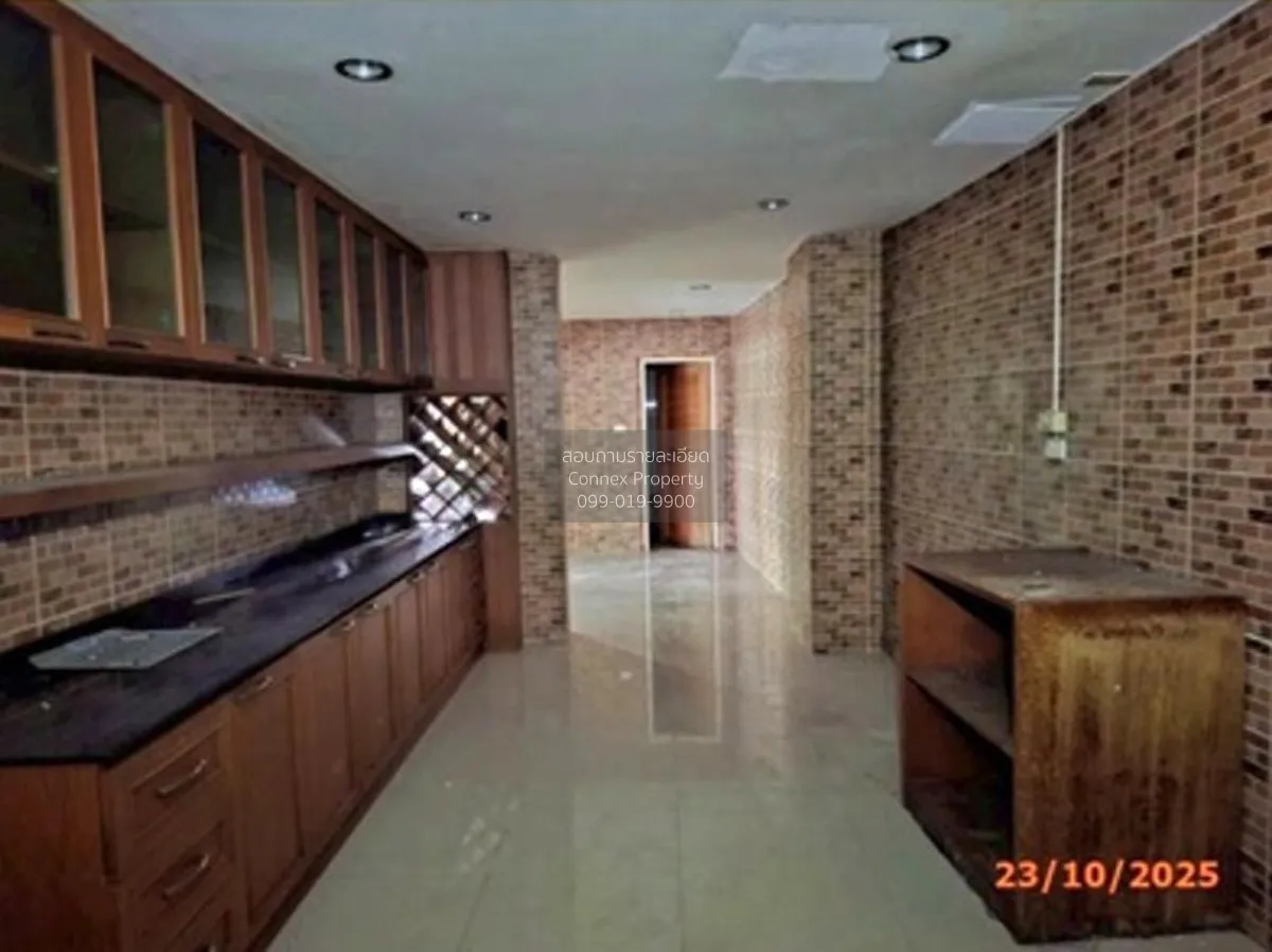 For Sale 2 - storey townhouse area 448 square meters Phra Khanong
