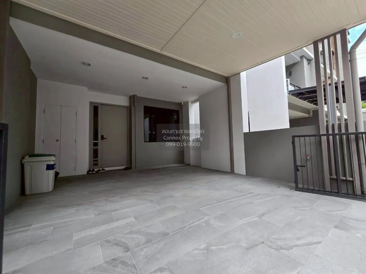 ขายทาวน์เฮ้าส์/ทาวน์โฮม  พรีเมี่ยม เพลส รามอินทรา 14 ห้องมุม ท่าแ 2