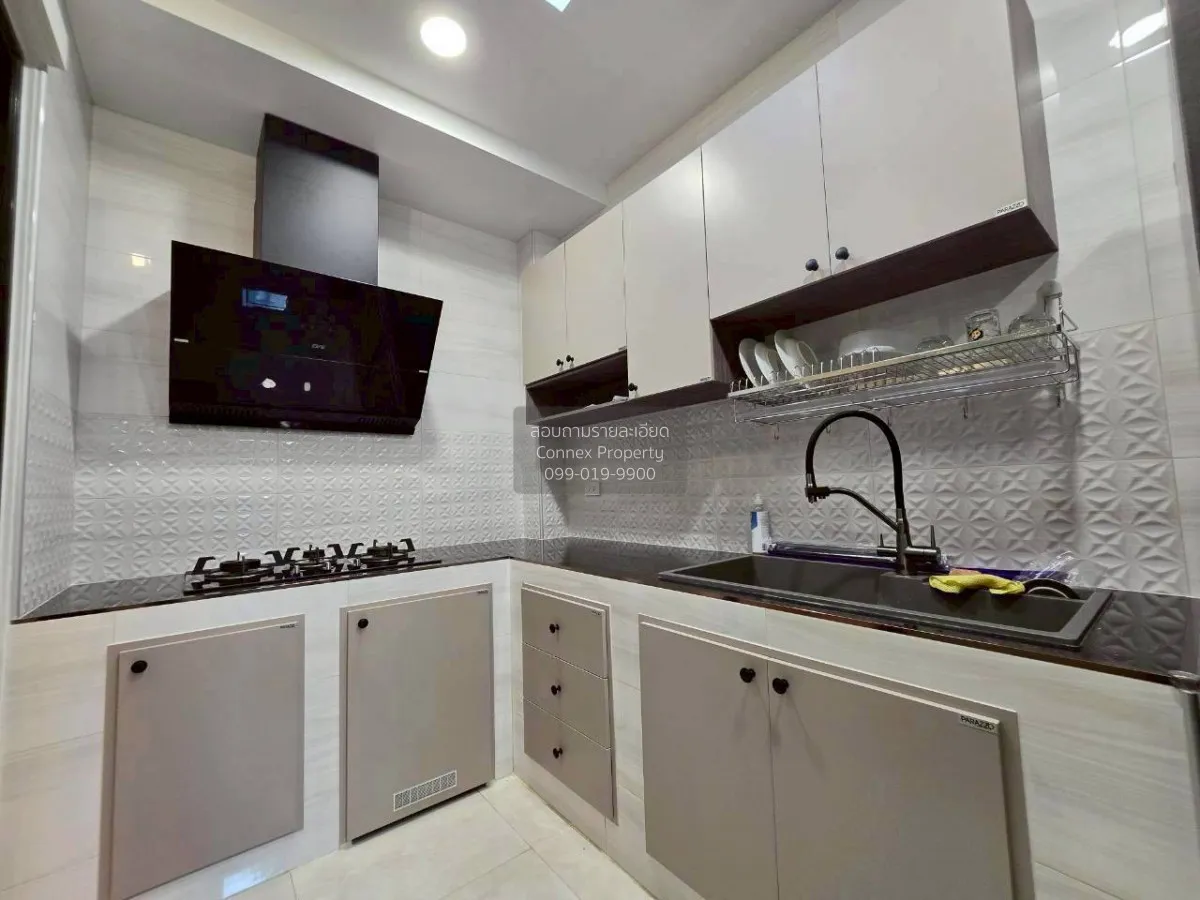 ขายทาวน์เฮ้าส์/ทาวน์โฮม  พรีเมี่ยม เพลส รามอินทรา 14 ห้องมุม ท่าแ