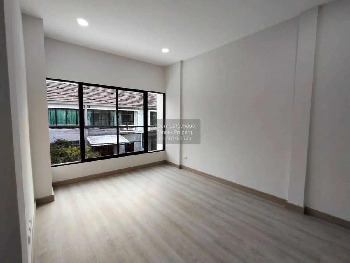 For Sale Townhouse/Townhome  , The Villa Bangbuathong , newly ren