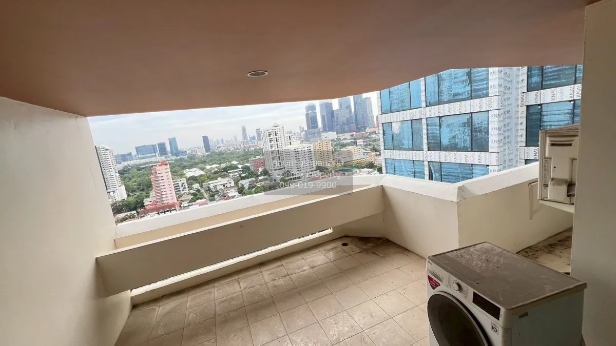 For Sale Condo , Newton Tower , high floor , BTS-Nana , Khlong To