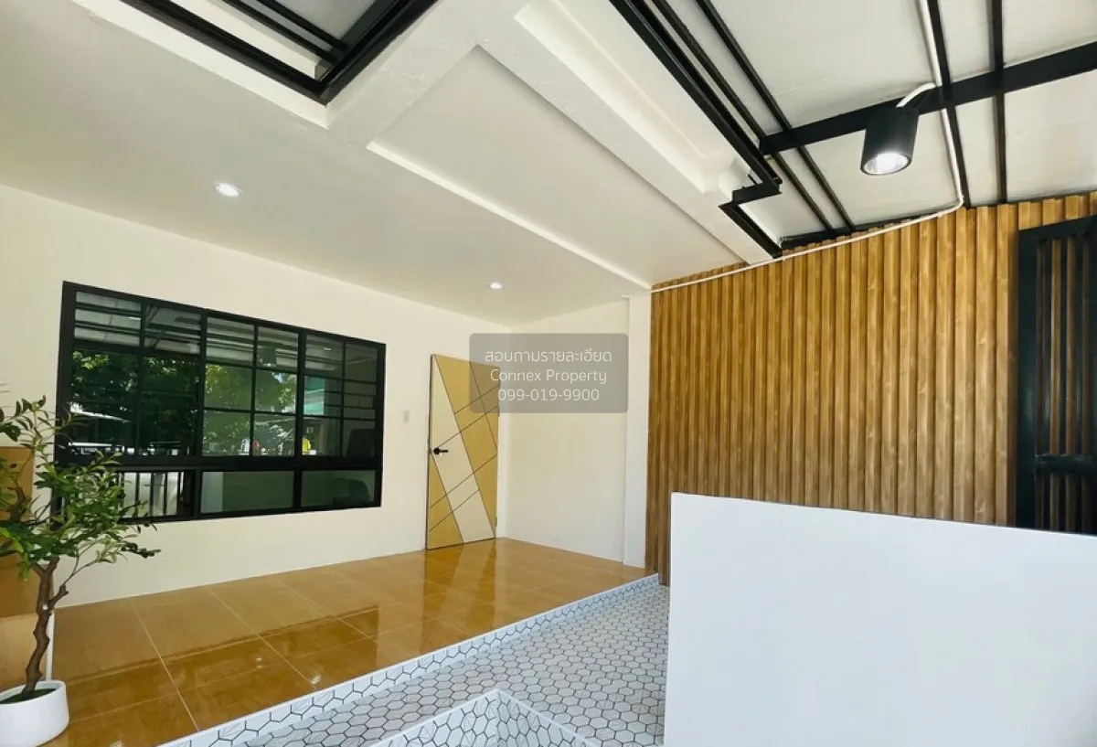 For Sale Townhouse/Townhome  , Suthawee (Soi Phon Sawang) , newly