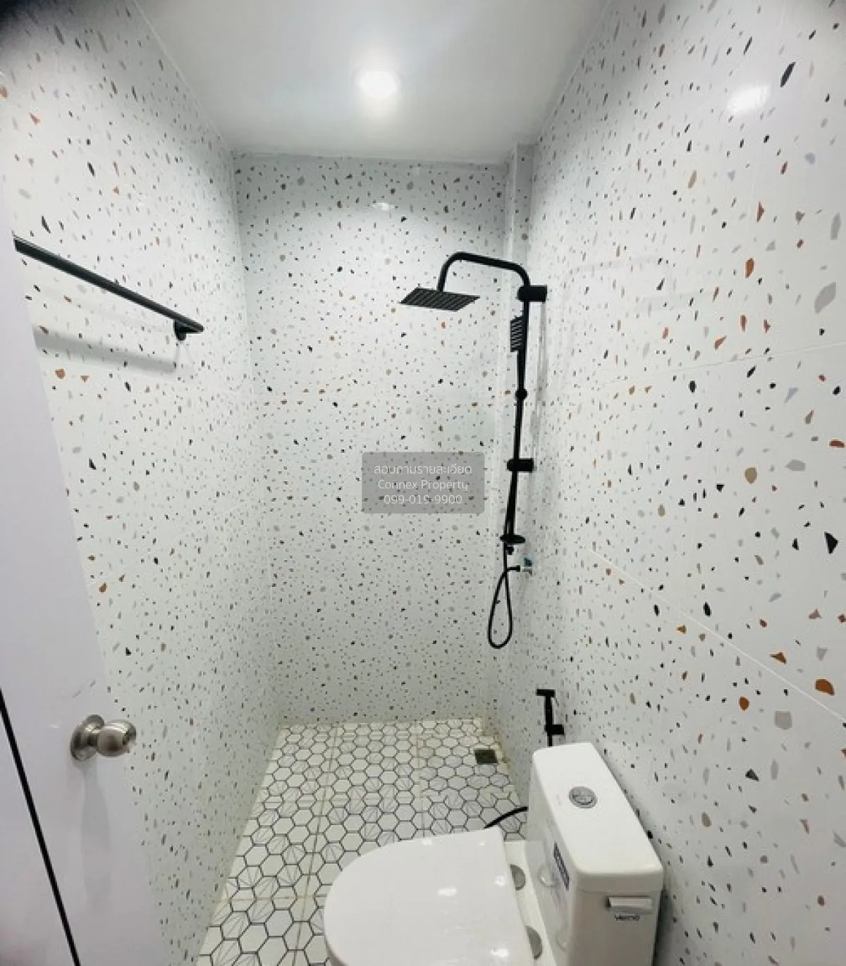 For Sale Townhouse/Townhome  , Suthawee (Soi Phon Sawang) , newly