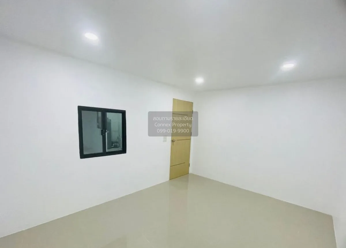 For Sale Townhouse/Townhome  , Suthawee (Soi Phon Sawang) , newly