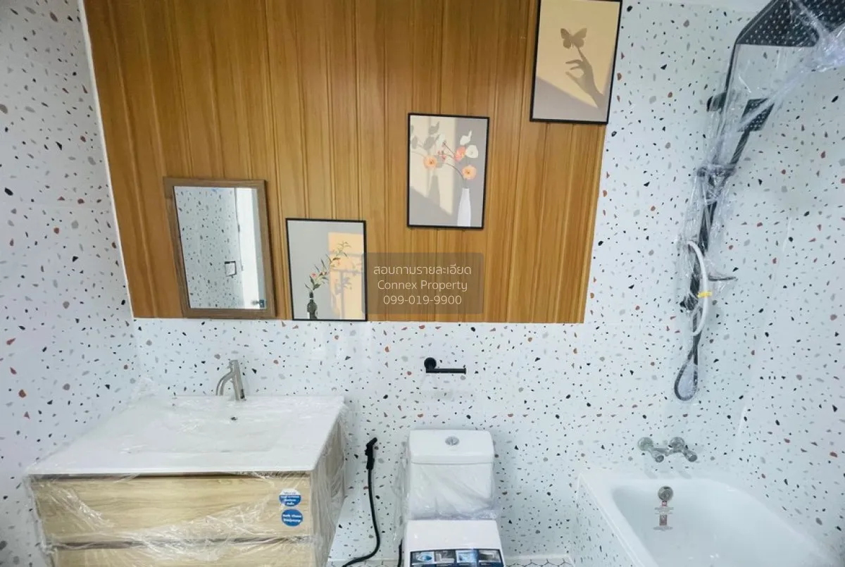 For Sale Townhouse/Townhome  , Suthawee (Soi Phon Sawang) , newly