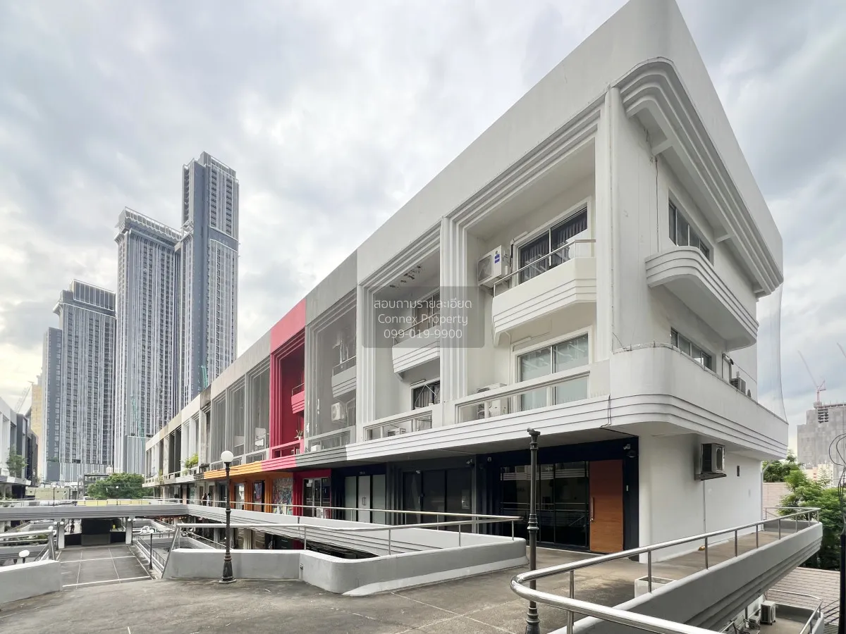 ขายอาคารสำนักงาน  พาร์คอเวนิว ห้องริมใน 2 คูหา ขายพร้อมผู้เช่า เอ 1